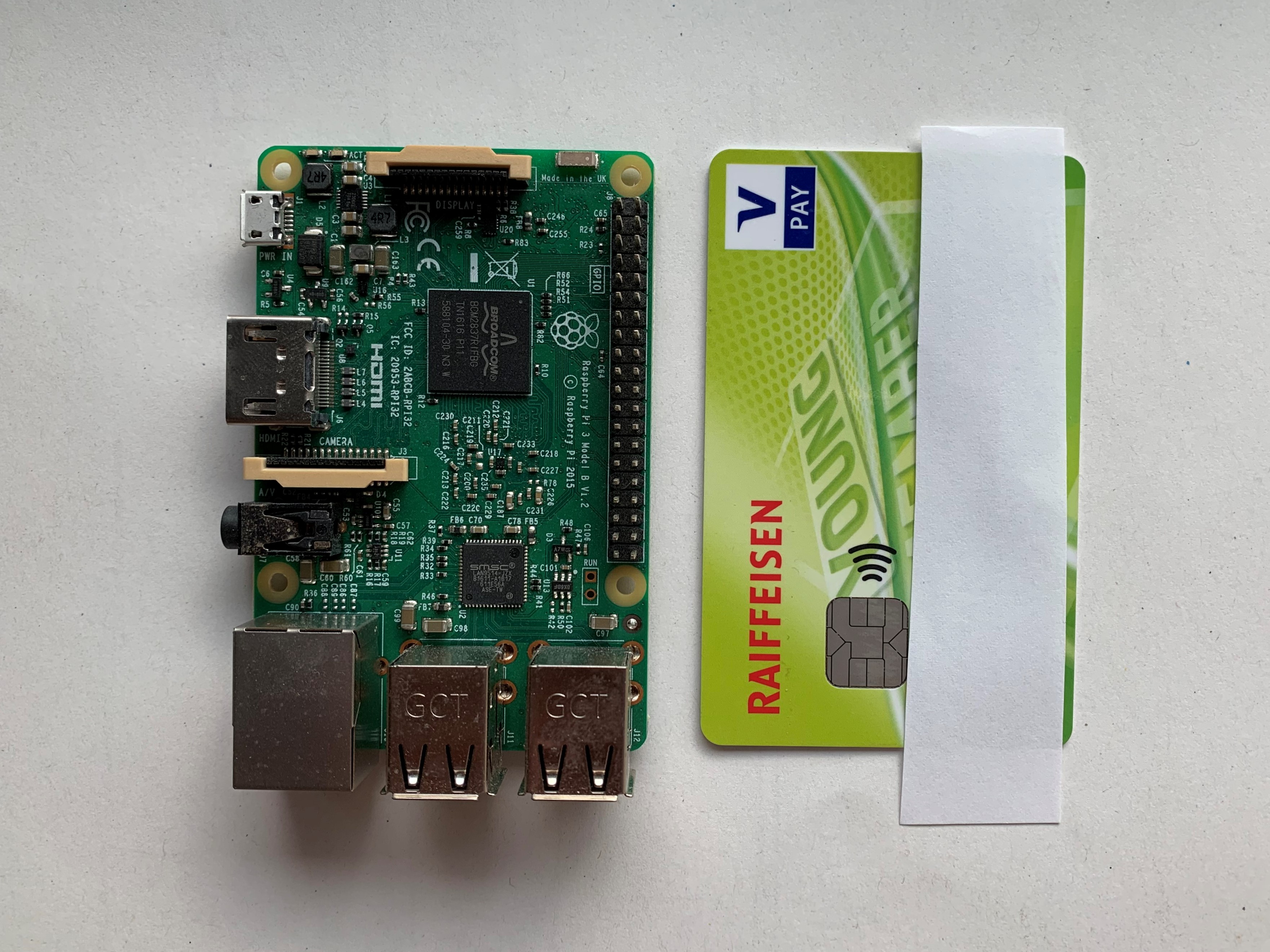 Ein Raspberry Pi im Vergleich zu einer Kreditkarte